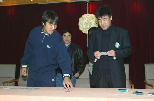 世界赛赛程-中超奇葩事：冠军躺赢亚军靠抽扑克 输球能进中超