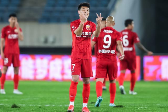 S赛直播页面-【中超】武巴连线X3刘柏杨2球 海港7比0狂胜梅州